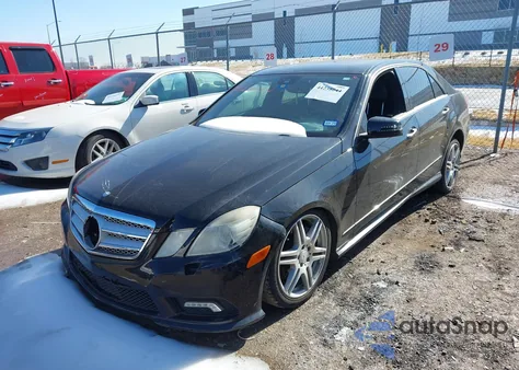 2010 Mercedes-Benz E 550 z USA, uszkodzony, nr VIN WDDHF7CB0AA148979